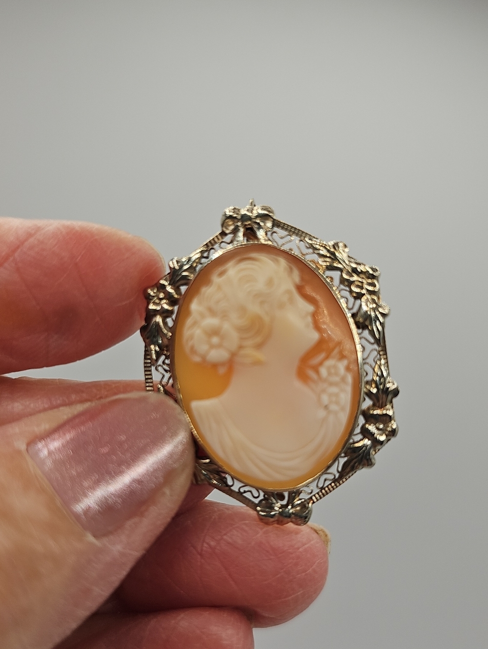 Vintage Early 1920 Cameo Brooch Pin 14K Plat - Elegant Floral Frame Nice